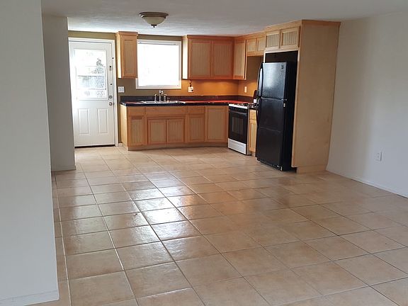 3rd image of 6502 Quartz Ave
