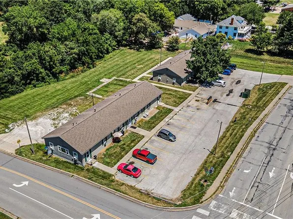 504-506 SE 12th St, Oak Grove, MO 64075