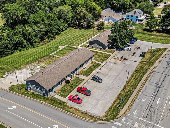 504-506 SE 12th St, Oak Grove, MO 64075