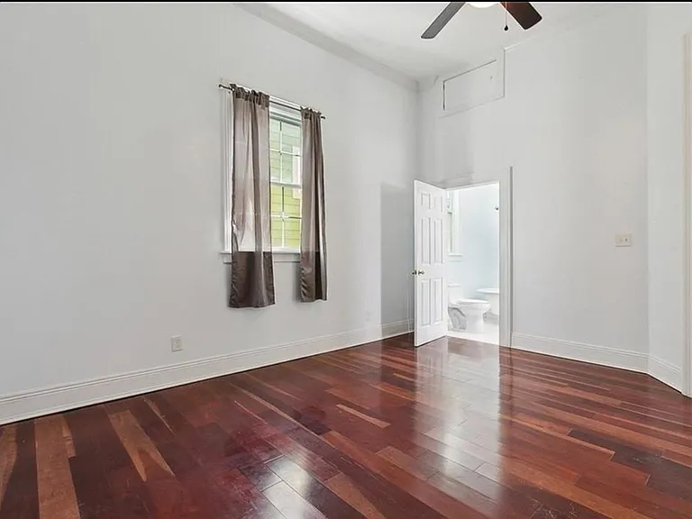 1674 N Robertson St — Photo 13