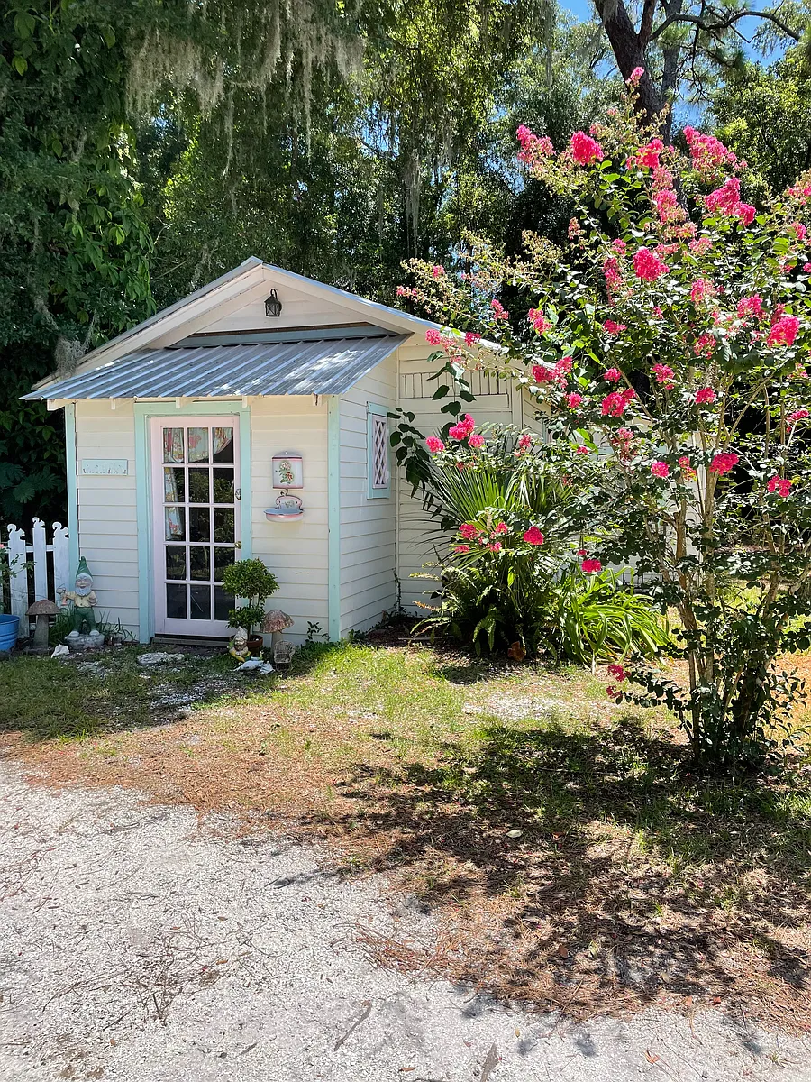 Front of cottage - 501 S 19th St