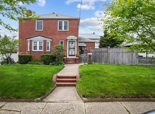 6306 138th St, Flushing, NY 11367