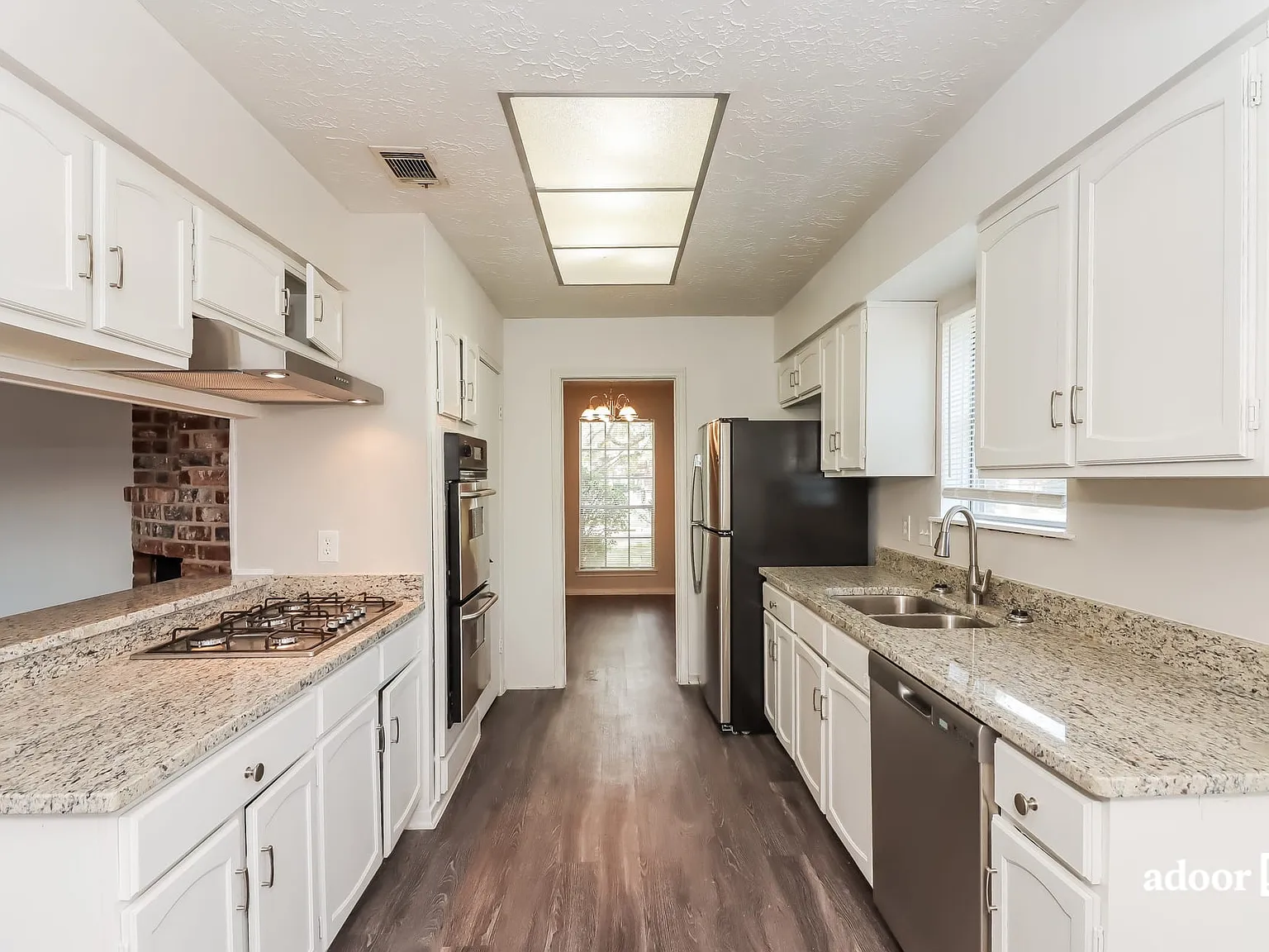 3 bed, 2.0 bath, 1818 sqft, $2,095 — Photo 2