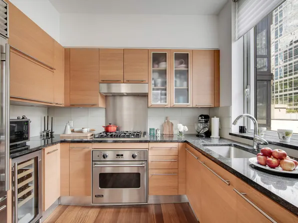 10 West End Avenue image 5 of 13