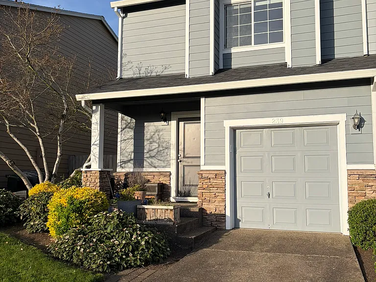 239 N Cedar St — Photo 1