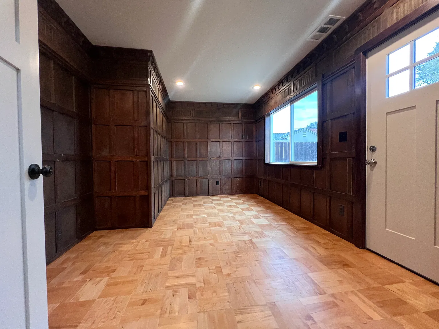 2 bed, 1.5 bath, 904 sqft, $1,925 — Photo 4