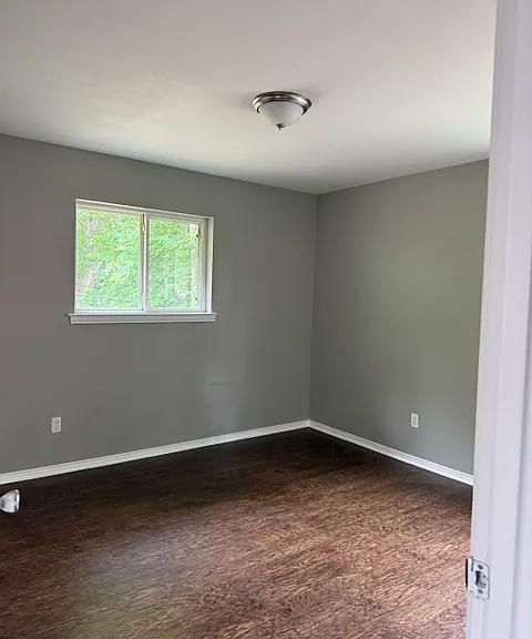 558 Power Dr — Photo 6