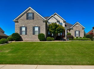 8 Forest Meadow Blvd SW, Huntsville, AL 35824