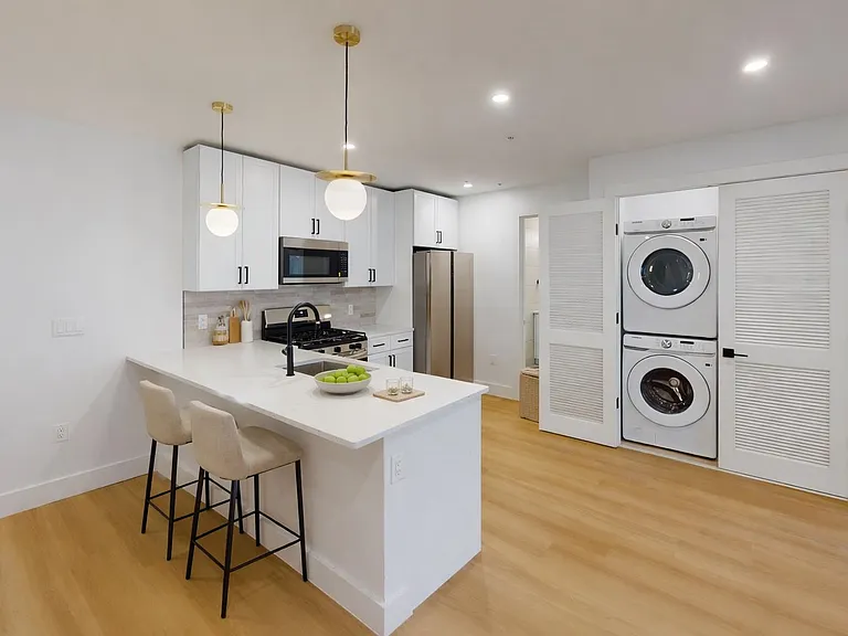 337 Johnston Ave #202 — Photo 4