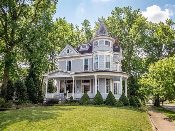 1403 SE 2nd St, Evansville, IN 47713