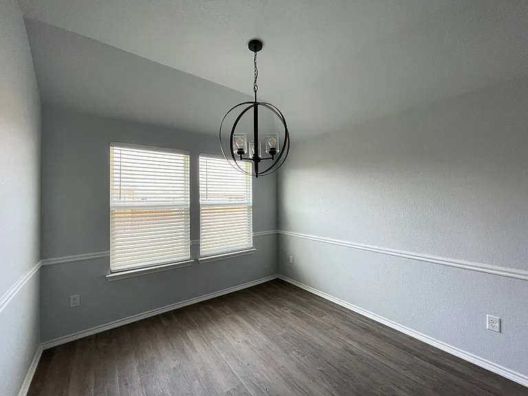 808 Hickok Dr — Photo 17