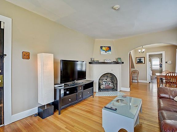 5th image of 1319 N Linwood Ave