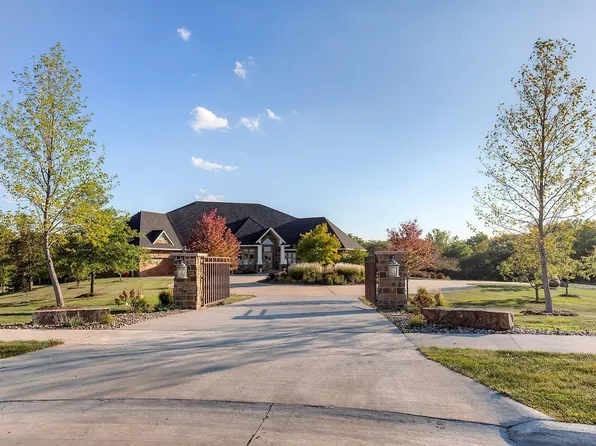 5700 NE Sherman Ct, Ankeny, IA 50021