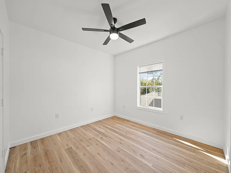 1512 W Blum St #A — Photo 27