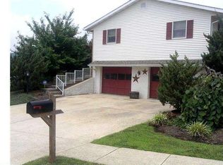 56 Buchanan Dr, Boyertown, PA 19512