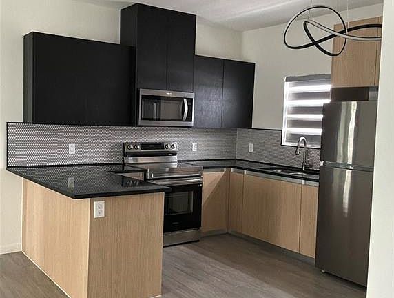 2nd image of 3904 Ventura Ave APT 2