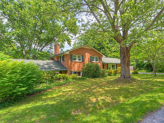2nd image of 1308 Greendale Dr