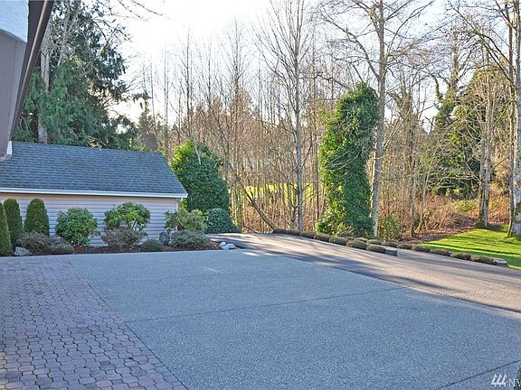 Additional parking levels in front of the shed area.