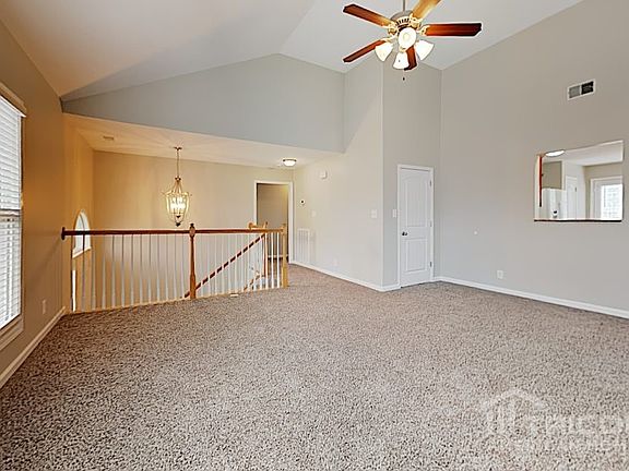 4th image of 705 Superior Ln