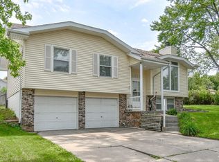 5929 S 136th St, Omaha, NE 68137