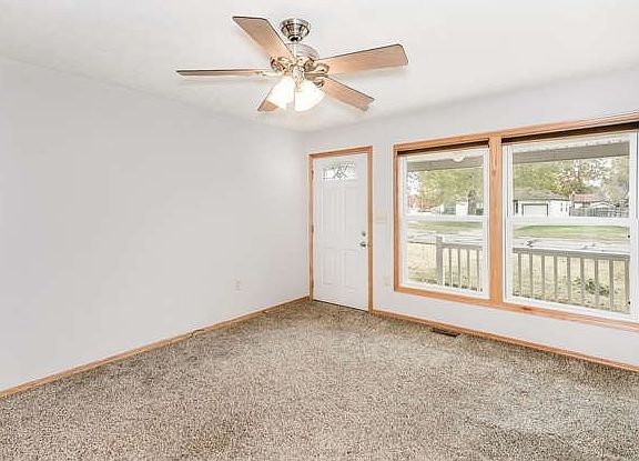 5th image of 3540 S Southwood Dr