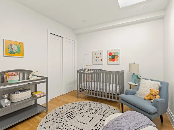 482 Jefferson Avenue image 8 of 15