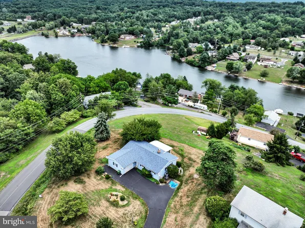 993 Horseman Dr, Auburn, PA 17922