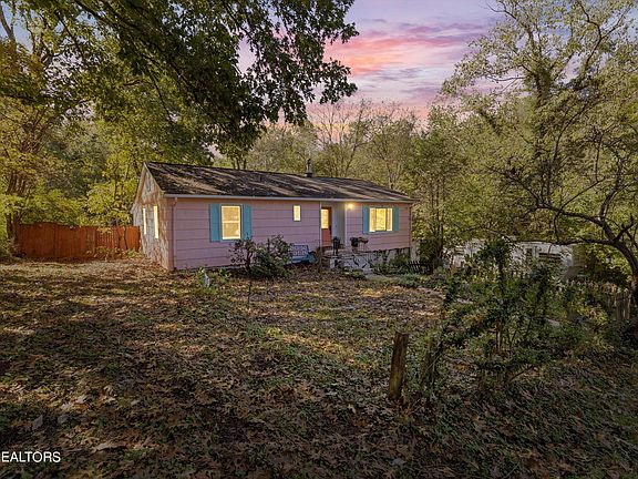 3rd image of 5307 Rebecca Ln