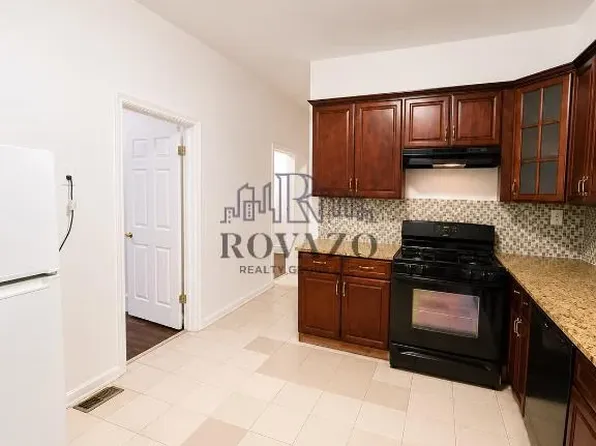 43 Treacy Ave, Newark, NJ