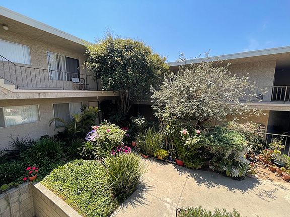 4th image of 2315 28th St APT 108