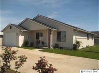 2237 Corinth Ct, Lebanon, OR 97355