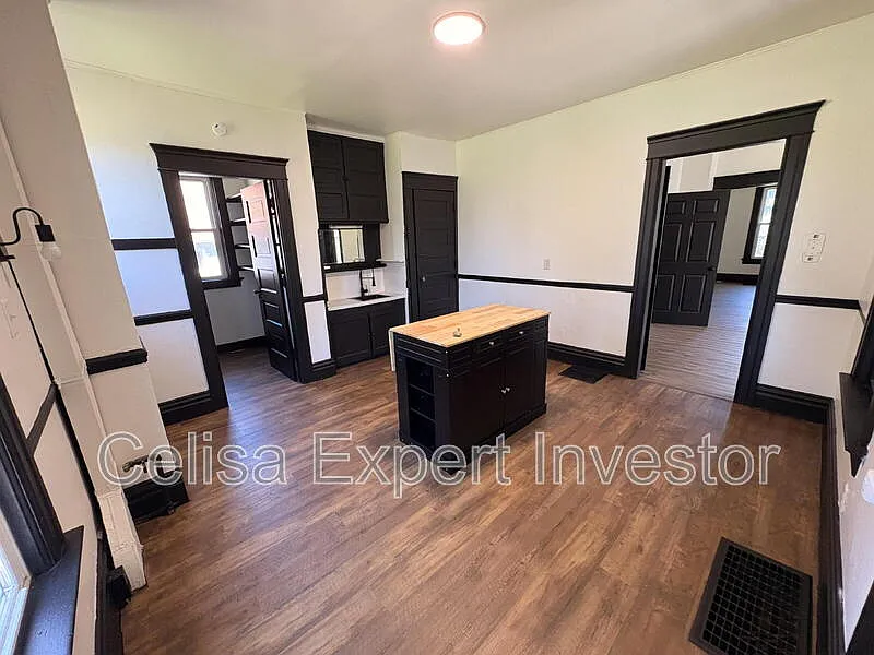 4 bed, 1.0 bath, 1778 sqft, $1,500 — Photo 4