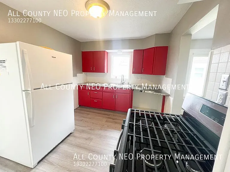 1217 Dietz Ave — Photo 6