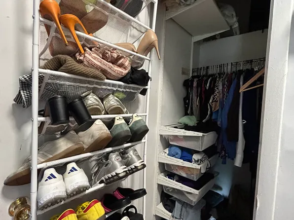 1040 Park Place image 9 of 10