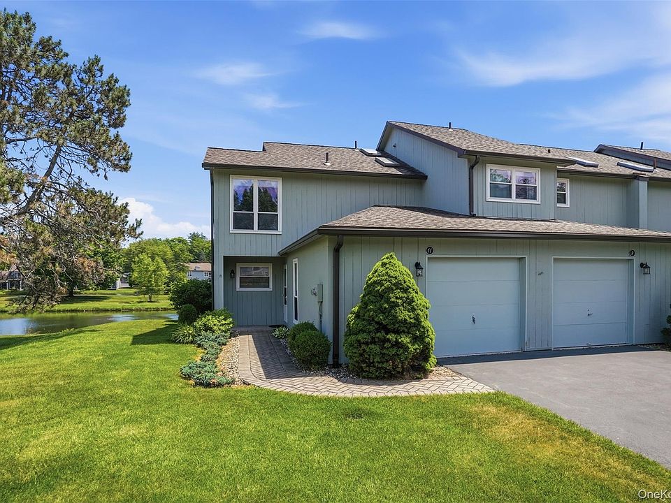 1st image of 11 Pond Drive W