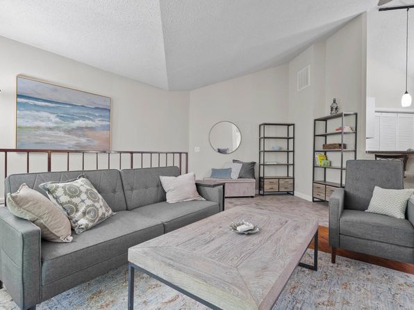 1407 Park De Ville Pl