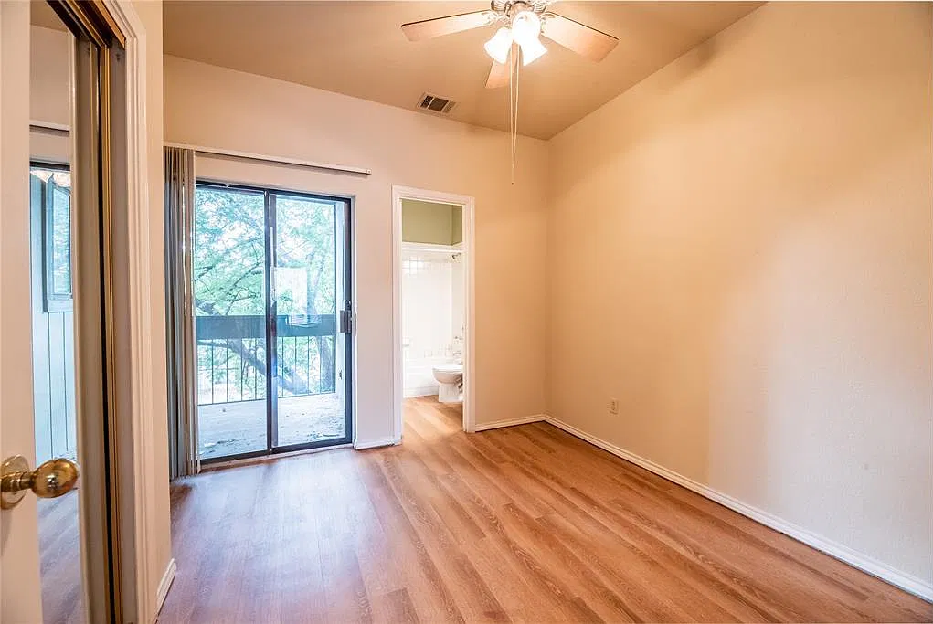 2 bed, 2.0 bath, 554 sqft, $1,500 — Photo 4