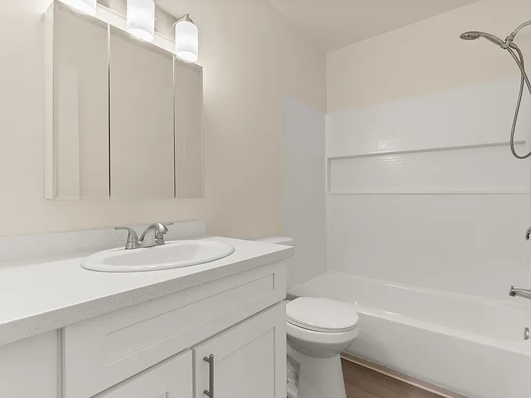 Melrose Place Apartments — Photo 29
