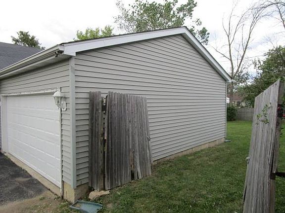 2nd image of 2025 Honore Ave
