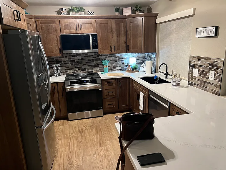 1814 W Kerry Ln — Photo 9
