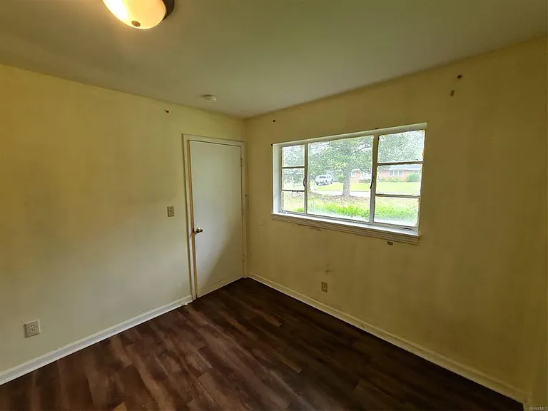 1220 Lynwood Dr — Photo 13