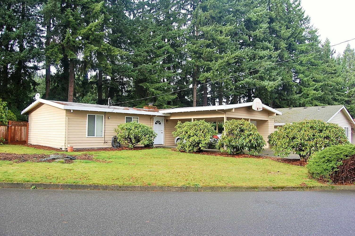 1233 168th Ave NE photo 1