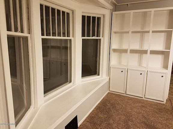 3rd image of 1666 Kalamazoo Ave SE