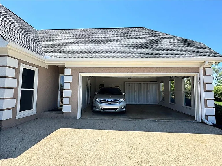 Saint Ives Ct — Photo 8