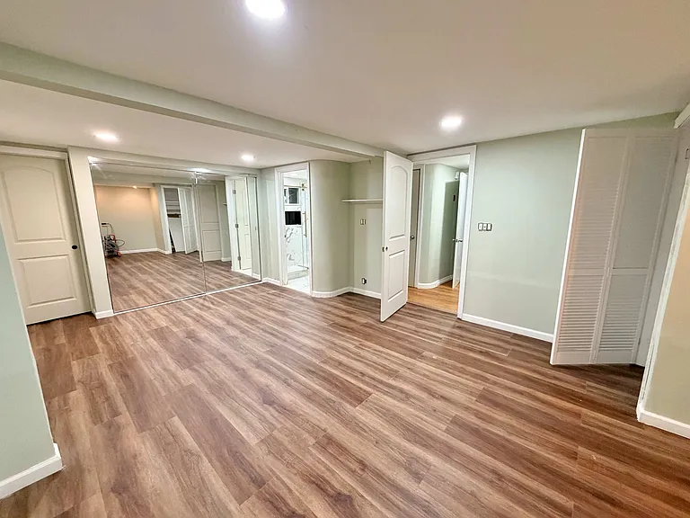 52 Deepdale Dr — Photo 3