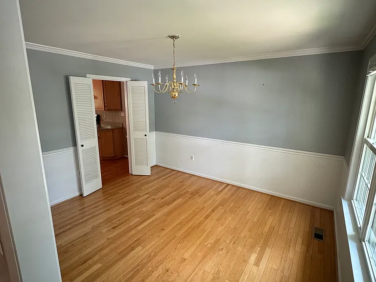 9591 Bronte Dr — Photo 7