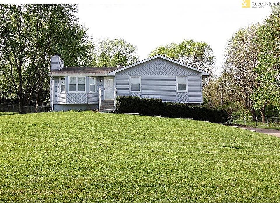 Outstanding value on large lot.