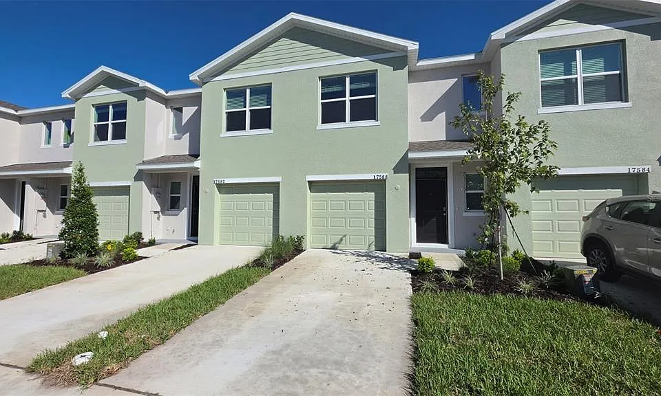 17588 Spanish Oak Loop