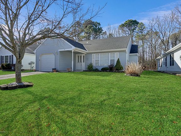 3rd image of 73 Sleepy Hollow Dr
