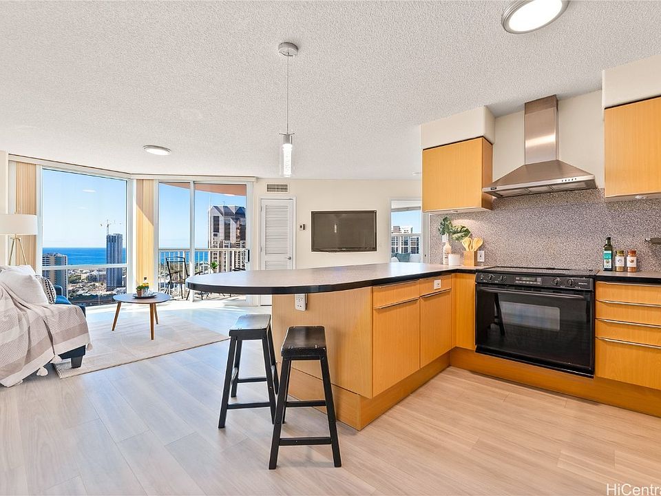 1st image of 801 S King St APT 3604
